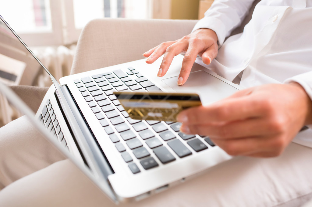 Beynəlxalq xərclər üçün sərfəli bank online kredit